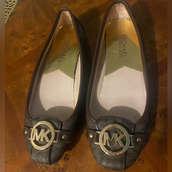 Michael Kors Brown Loafers with Gold Logo - Picture 4 of 9